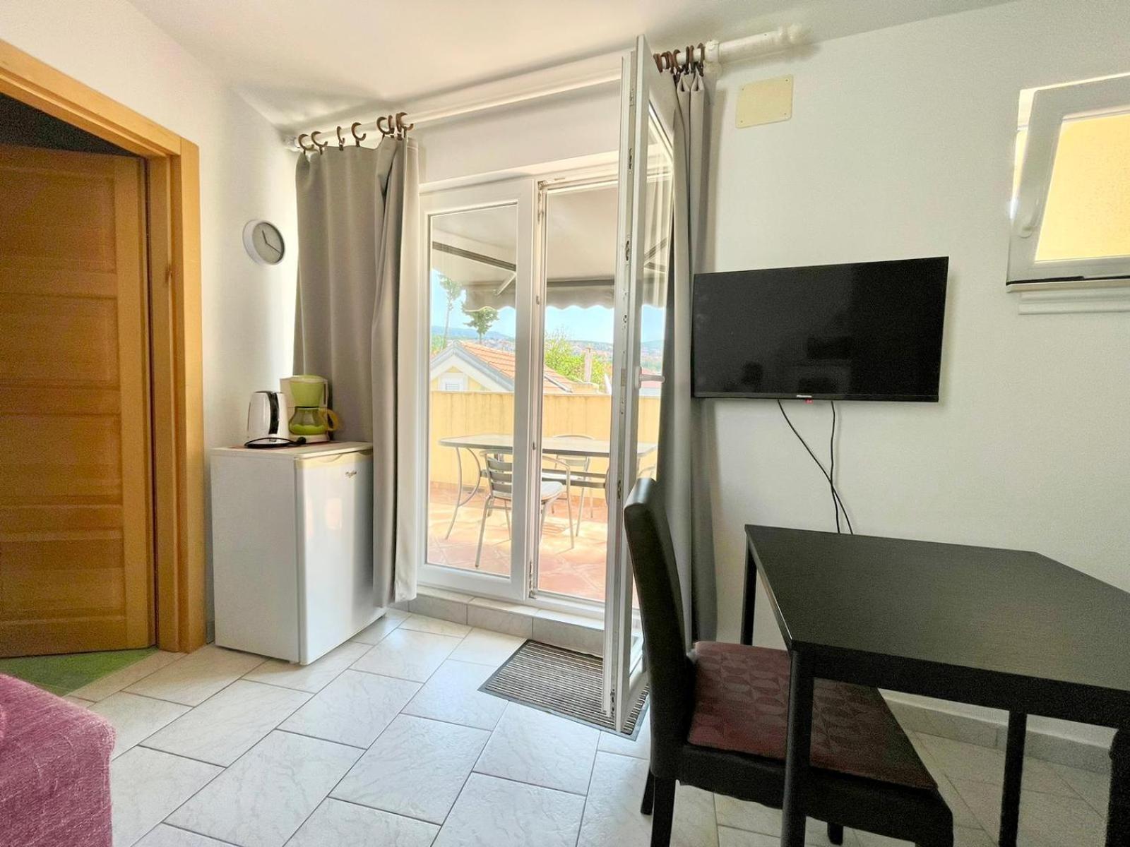 Apartmani Mauro Sa Terasom Crikvenica Zewnętrze zdjęcie